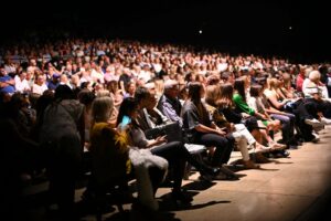 Le Dome de marseille, 6000 personnes pour découvrir l'hypnose de spectacle avec Richard Schiffer