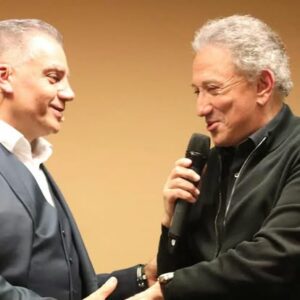 Michel Drucker présente Richard Schiffer au Festival du livre de Marseille pour son Show d'Hypnose